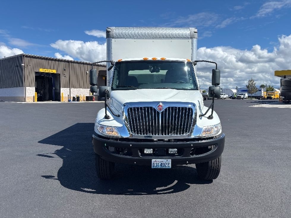 Medium Duty Box Truck-Light and Medium Duty Trucks-International-2020-MV607-Everett-WA-220,839\n\t\tmiles-$ 35,750 - Image 2
