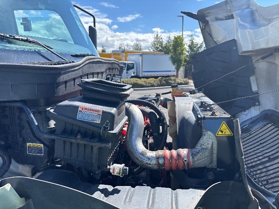 Medium Duty Box Truck-Light and Medium Duty Trucks-International-2020-MV607-Everett-WA-220,839\n\t\tmiles-$ 35,750 - Image 23