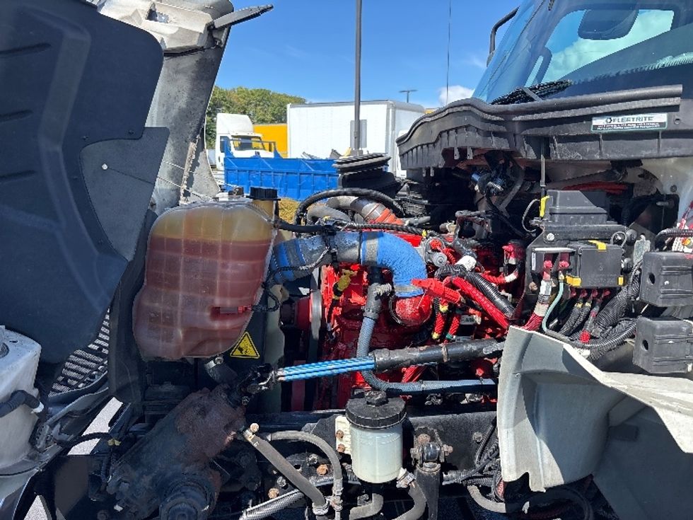 Medium Duty Box Truck-Light and Medium Duty Trucks-International-2020-MV607-Everett-WA-220,839\n\t\tmiles-$ 35,750 - Image 24