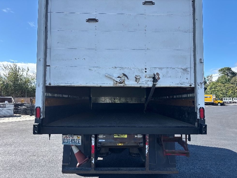 Medium Duty Box Truck-Light and Medium Duty Trucks-International-2020-MV607-Everett-WA-220,839\n\t\tmiles-$ 35,750 - Image 8