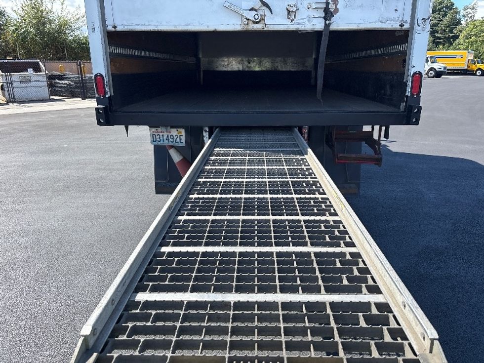 Medium Duty Box Truck-Light and Medium Duty Trucks-International-2020-MV607-Everett-WA-220,839\n\t\tmiles-$ 35,750 - Image 9