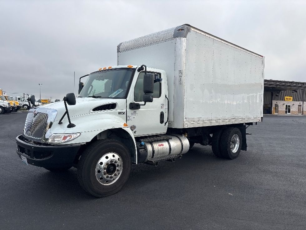 Medium Duty Box Truck-Light and Medium Duty Trucks-International-2020-MV607-Everett-WA-234,452\n\t\tmiles-$ 32,250 - Image 3