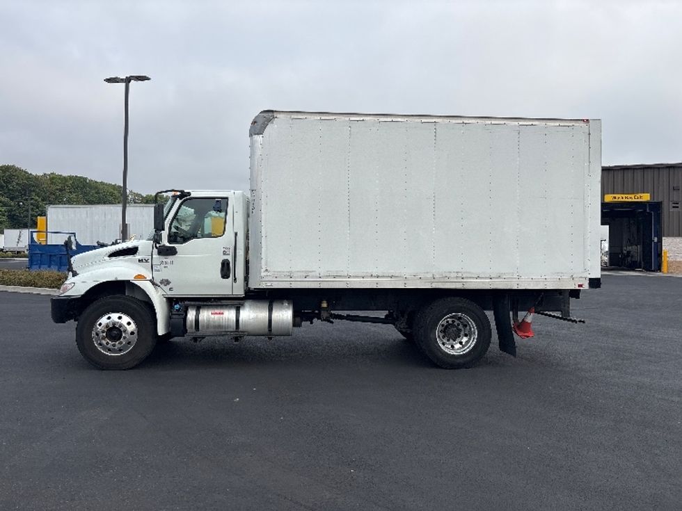 Medium Duty Box Truck-Light and Medium Duty Trucks-International-2020-MV607-Everett-WA-234,452\n\t\tmiles-$ 32,250 - Image 4