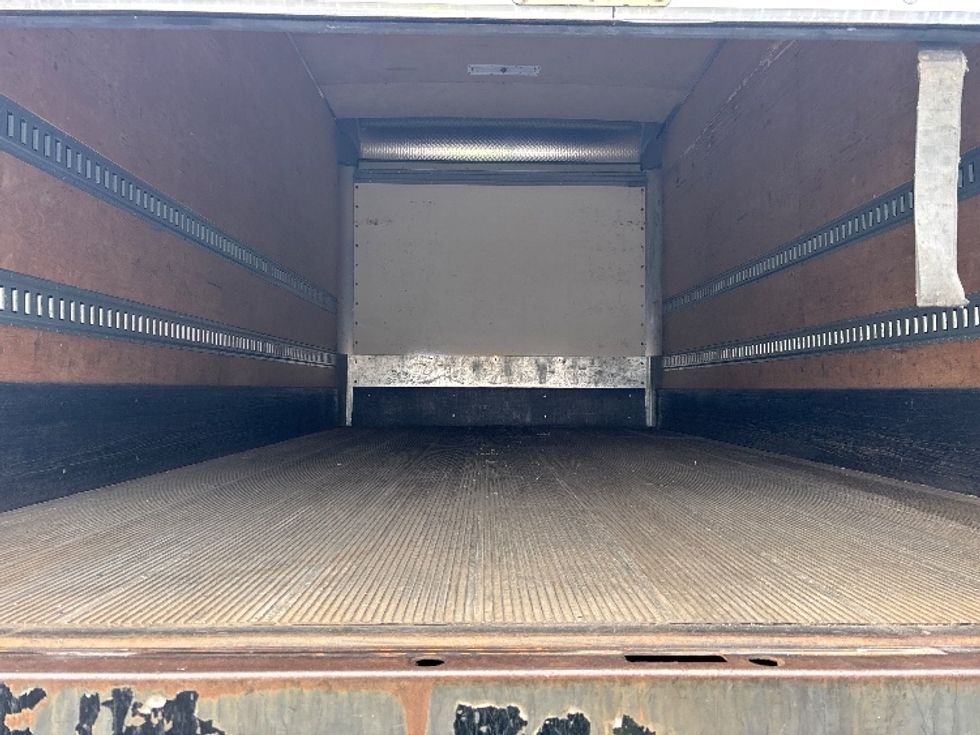 Medium Duty Box Truck-Light and Medium Duty Trucks-International-2020-MV607-Everett-WA-234,452\n\t\tmiles-$ 32,250 - Image 8
