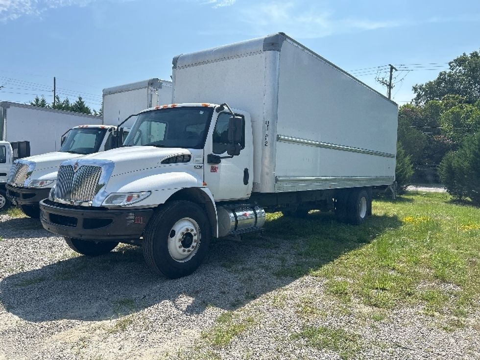 Medium Duty Box Truck-Light and Medium Duty Trucks-International-2020-MV607-Fayetteville-NC-191,491\n\t\tmiles-$ 53,250 - Image 3