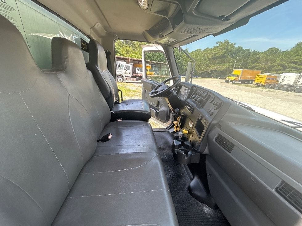 Medium Duty Box Truck-Light and Medium Duty Trucks-International-2020-MV607-Fayetteville-NC-191,491\n\t\tmiles-$ 53,250 - Image 22