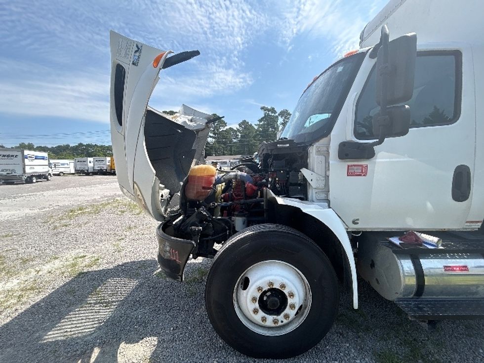 Medium Duty Box Truck-Light and Medium Duty Trucks-International-2020-MV607-Fayetteville-NC-191,491\n\t\tmiles-$ 53,250 - Image 24