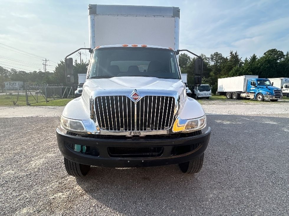 Medium Duty Box Truck-Light and Medium Duty Trucks-International-2020-MV607-Fayetteville-NC-217,143\n\t\tmiles-$ 49,250 - Image 2