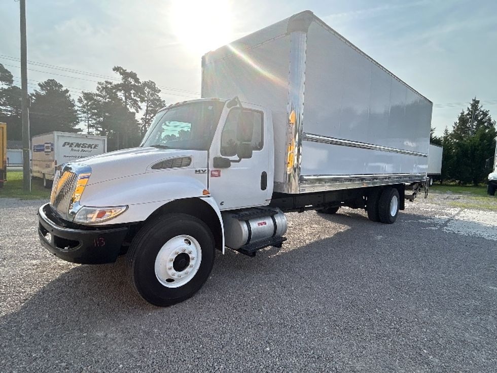 Medium Duty Box Truck-Light and Medium Duty Trucks-International-2020-MV607-Fayetteville-NC-217,143\n\t\tmiles-$ 49,250 - Image 3