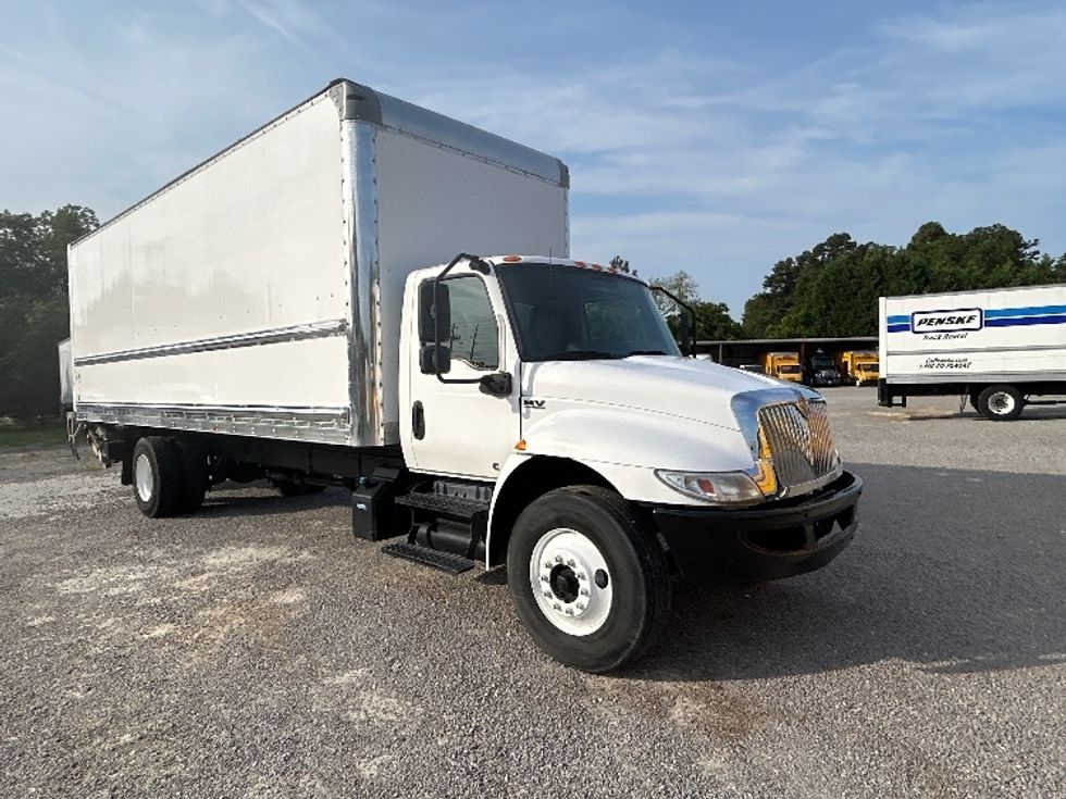 Medium Duty Box Truck-Light and Medium Duty Trucks-International-2020-MV607-Fayetteville-NC-217,143\n\t\tmiles-$ 49,250 - Image 1