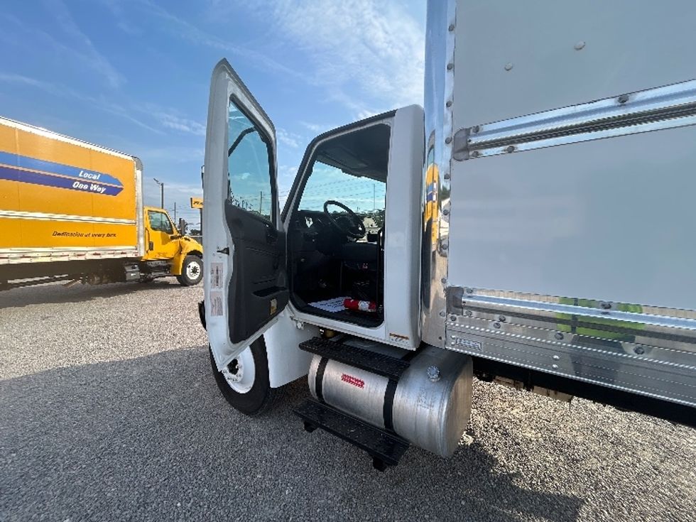 Medium Duty Box Truck-Light and Medium Duty Trucks-International-2020-MV607-Fayetteville-NC-217,143\n\t\tmiles-$ 49,250 - Image 16