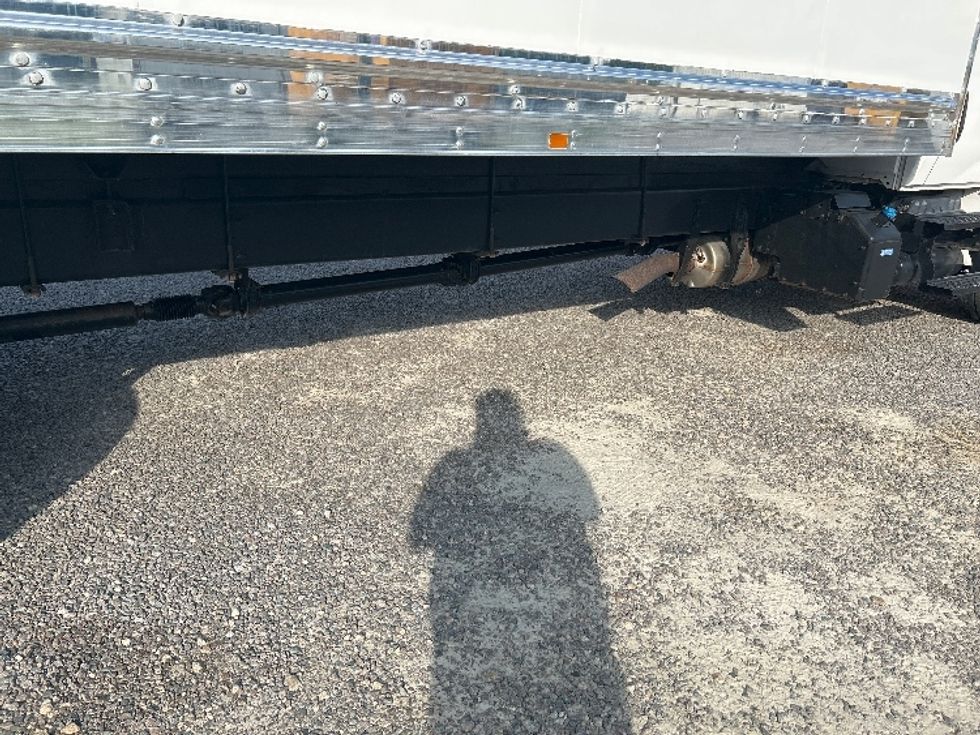 Medium Duty Box Truck-Light and Medium Duty Trucks-International-2020-MV607-Fayetteville-NC-217,143\n\t\tmiles-$ 49,250 - Image 14