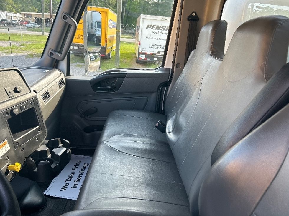 Medium Duty Box Truck-Light and Medium Duty Trucks-International-2020-MV607-Fayetteville-NC-217,143\n\t\tmiles-$ 49,250 - Image 19