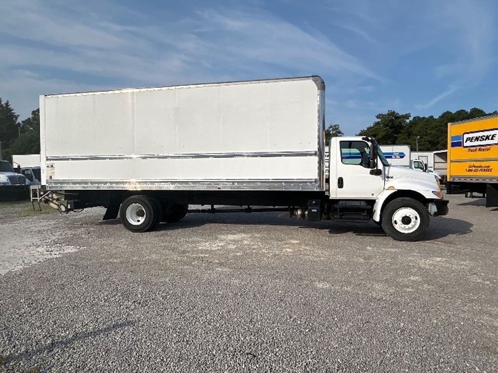 Medium Duty Box Truck-Light and Medium Duty Trucks-International-2020-MV607-Fayetteville-NC-217,143\n\t\tmiles-$ 49,250 - Image 15