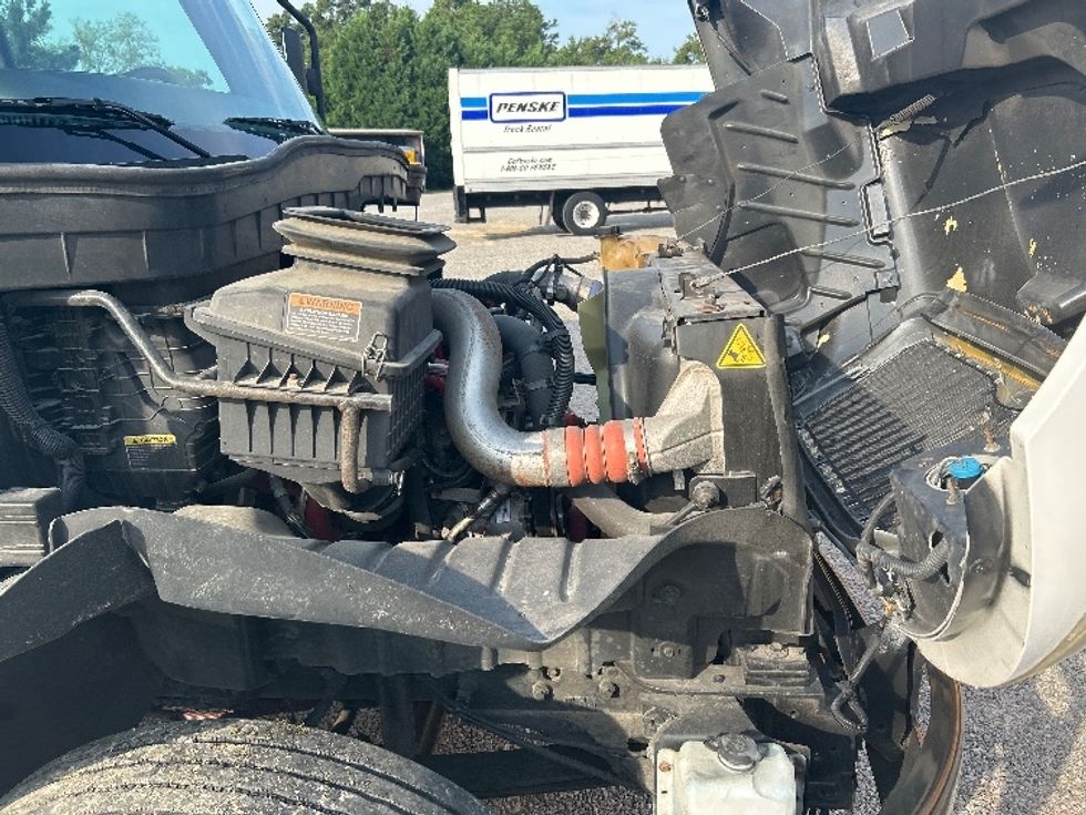 Medium Duty Box Truck-Light and Medium Duty Trucks-International-2020-MV607-Fayetteville-NC-217,143\n\t\tmiles-$ 49,250 - Image 23