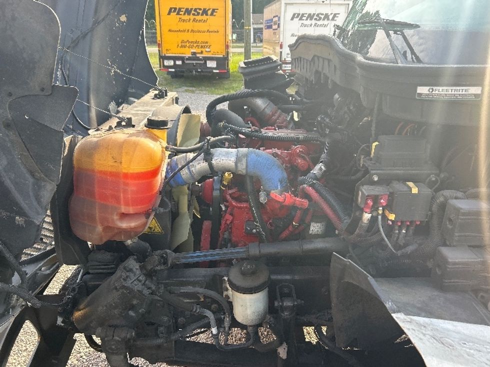 Medium Duty Box Truck-Light and Medium Duty Trucks-International-2020-MV607-Fayetteville-NC-217,143\n\t\tmiles-$ 49,250 - Image 24