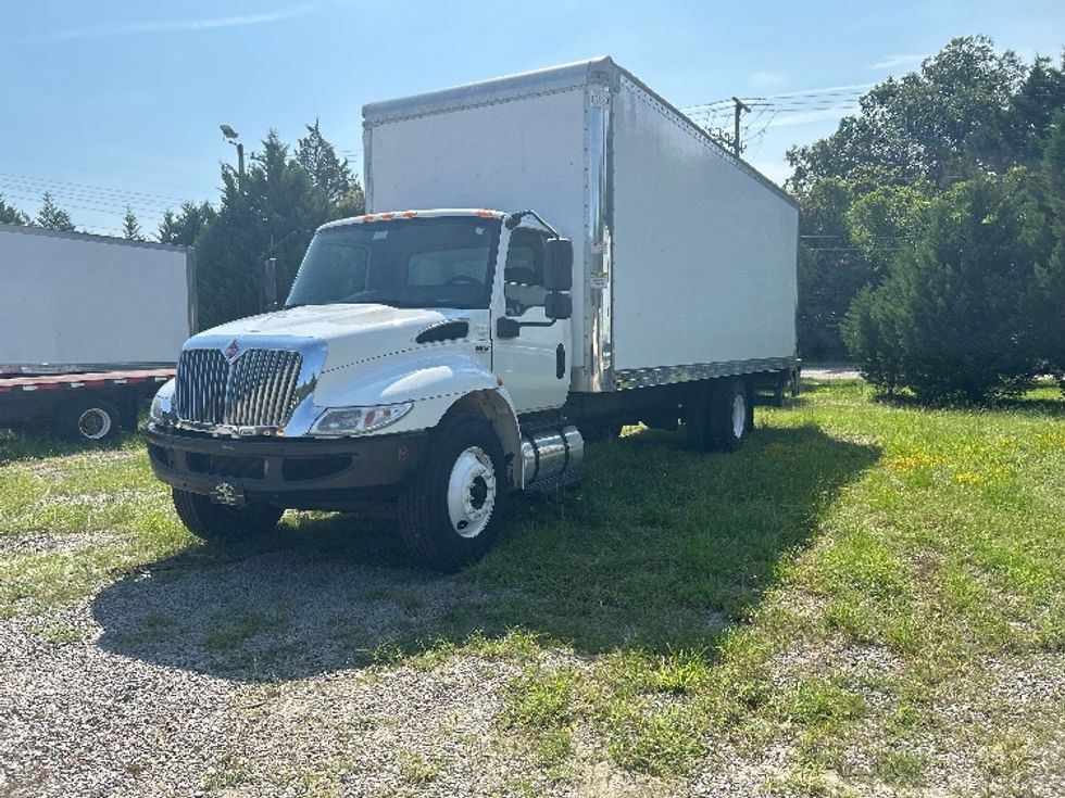 Medium Duty Box Truck-Light and Medium Duty Trucks-International-2020-MV607-Fayetteville-NC-228,858\n\t\tmiles-$ 47,250 - Image 3