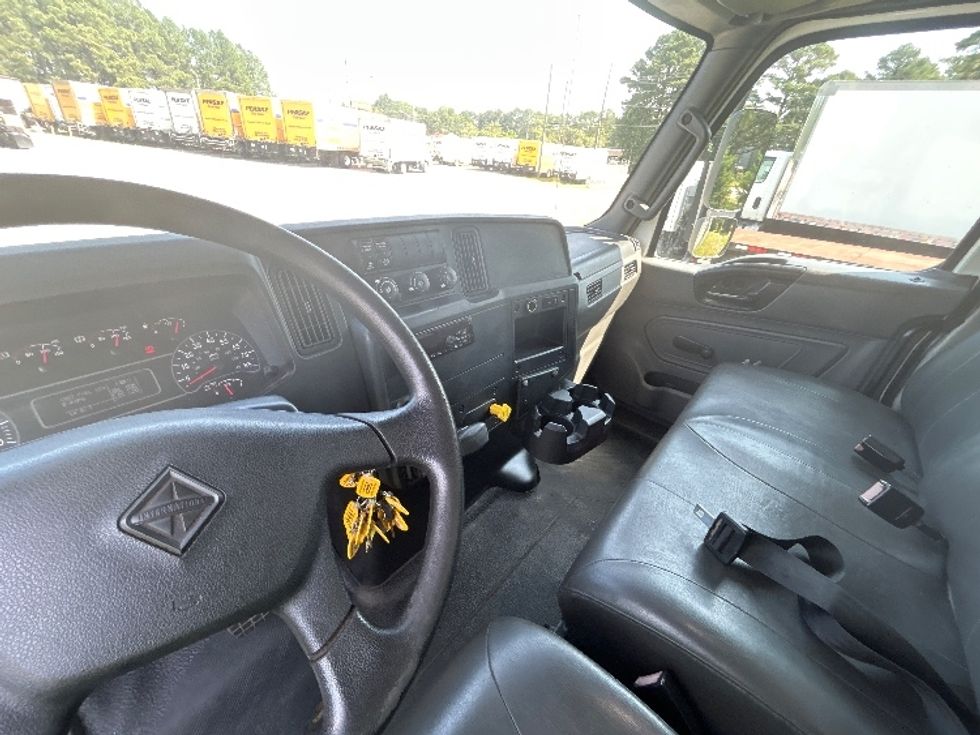Medium Duty Box Truck-Light and Medium Duty Trucks-International-2020-MV607-Fayetteville-NC-228,858\n\t\tmiles-$ 47,250 - Image 19