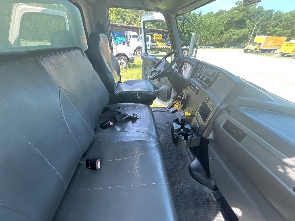 Medium Duty Box Truck-Light and Medium Duty Trucks-International-2020-MV607-Fayetteville-NC-228,858\n\t\tmiles-$ 47,250 - Image 22