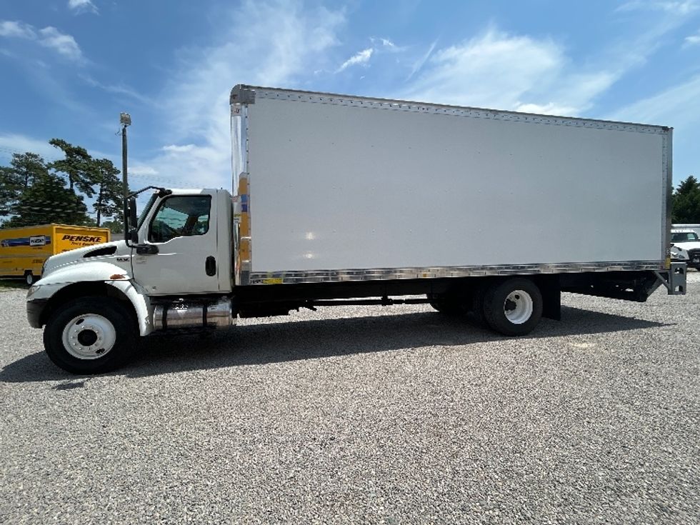 Medium Duty Box Truck-Light and Medium Duty Trucks-International-2020-MV607-Fayetteville-NC-228,884\n\t\tmiles-$ 41,250 - Image 4