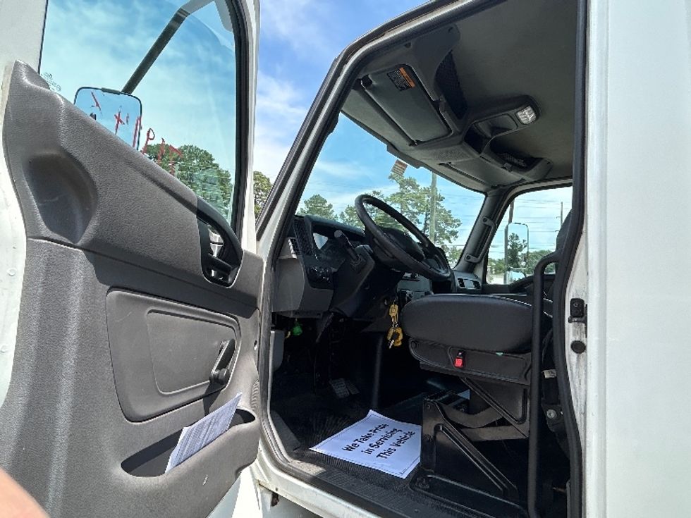 Medium Duty Box Truck-Light and Medium Duty Trucks-International-2020-MV607-Fayetteville-NC-228,884\n\t\tmiles-$ 41,250 - Image 16