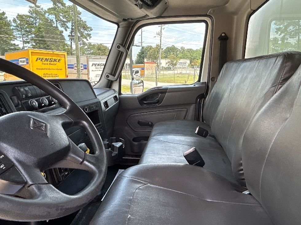 Medium Duty Box Truck-Light and Medium Duty Trucks-International-2020-MV607-Fayetteville-NC-228,884\n\t\tmiles-$ 41,250 - Image 19
