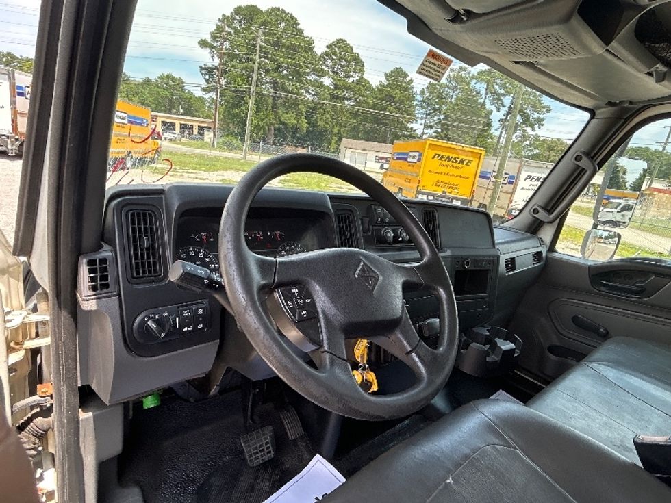 Medium Duty Box Truck-Light and Medium Duty Trucks-International-2020-MV607-Fayetteville-NC-228,884\n\t\tmiles-$ 41,250 - Image 17