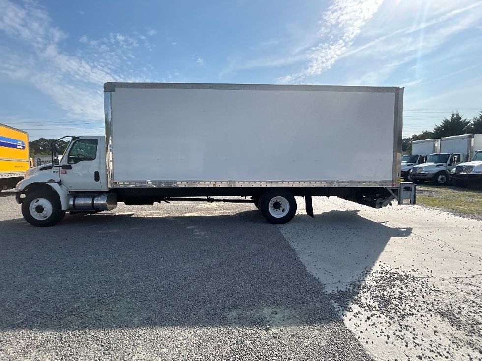 Medium Duty Box Truck-Light and Medium Duty Trucks-International-2020-MV607-Fayetteville-NC-252,346\n\t\tmiles-$ 43,000 - Image 4