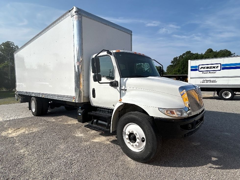 Medium Duty Box Truck-Light and Medium Duty Trucks-International-2020-MV607-Fayetteville-NC-252,346\n\t\tmiles-$ 43,000 - Image 1