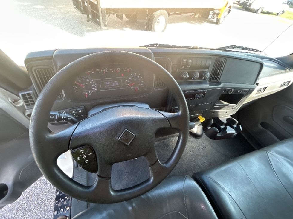 Medium Duty Box Truck-Light and Medium Duty Trucks-International-2020-MV607-Fayetteville-NC-252,346\n\t\tmiles-$ 43,000 - Image 18