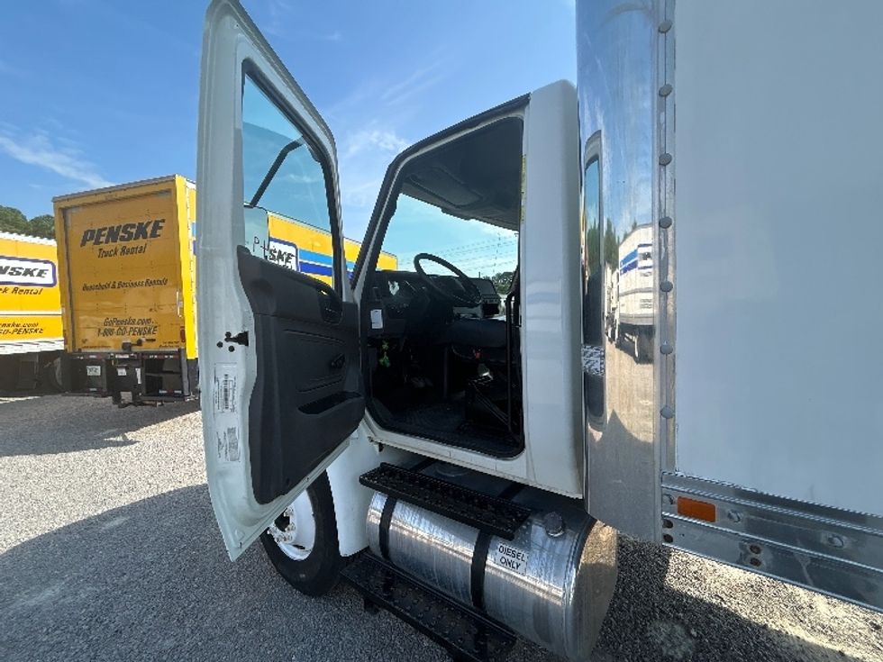 Medium Duty Box Truck-Light and Medium Duty Trucks-International-2020-MV607-Fayetteville-NC-252,346\n\t\tmiles-$ 43,000 - Image 16