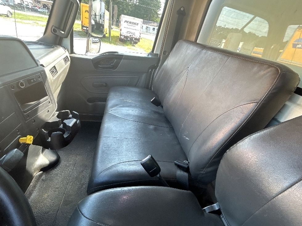 Medium Duty Box Truck-Light and Medium Duty Trucks-International-2020-MV607-Fayetteville-NC-252,346\n\t\tmiles-$ 43,000 - Image 19