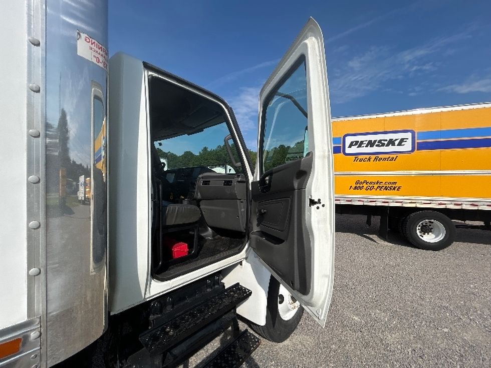 Medium Duty Box Truck-Light and Medium Duty Trucks-International-2020-MV607-Fayetteville-NC-252,346\n\t\tmiles-$ 43,000 - Image 20