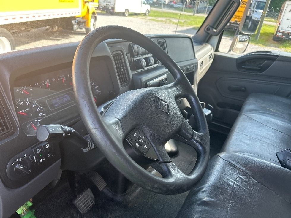 Medium Duty Box Truck-Light and Medium Duty Trucks-International-2020-MV607-Fayetteville-NC-252,346\n\t\tmiles-$ 43,000 - Image 17