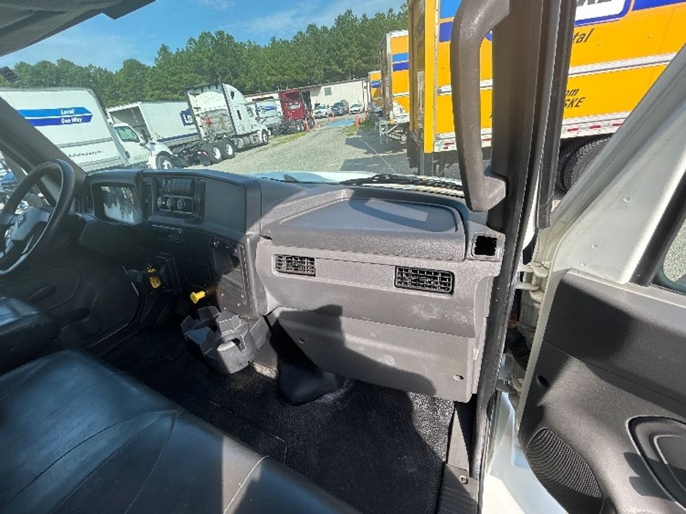 Medium Duty Box Truck-Light and Medium Duty Trucks-International-2020-MV607-Fayetteville-NC-252,346\n\t\tmiles-$ 43,000 - Image 21