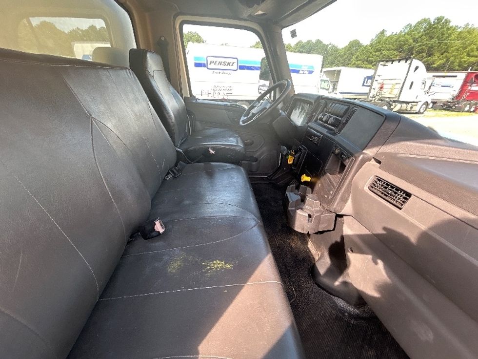Medium Duty Box Truck-Light and Medium Duty Trucks-International-2020-MV607-Fayetteville-NC-252,346\n\t\tmiles-$ 43,000 - Image 22