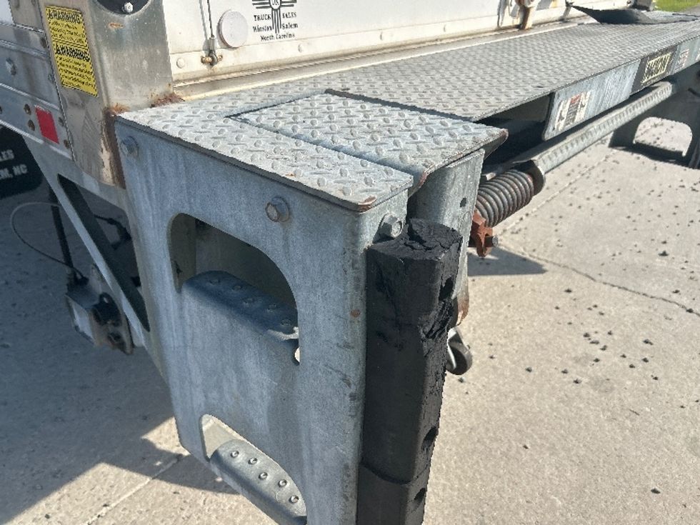 Medium Duty Box Truck-Light and Medium Duty Trucks-International-2020-MV607-Fayetteville-NC-252,346\n\t\tmiles-$ 43,000 - Image 27