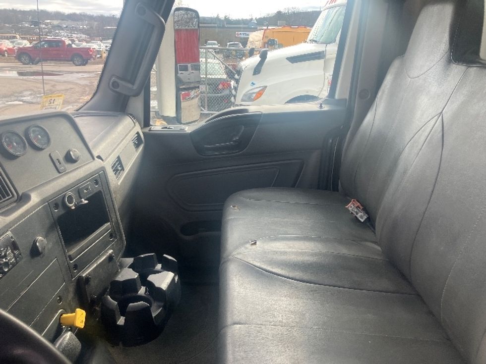 Medium Duty Box Truck-Light and Medium Duty Trucks-International-2020-MV607-Fitchburg-MA-154,777\n\t\tmiles-$ 50,500 - Image 19