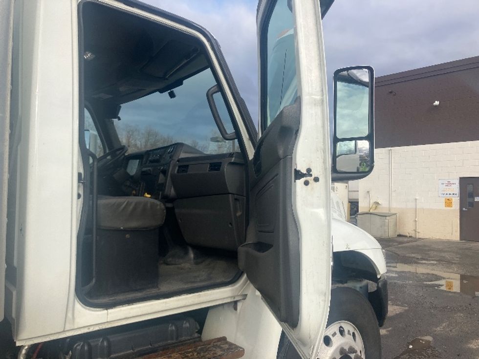 Medium Duty Box Truck-Light and Medium Duty Trucks-International-2020-MV607-Fitchburg-MA-154,777\n\t\tmiles-$ 50,500 - Image 20