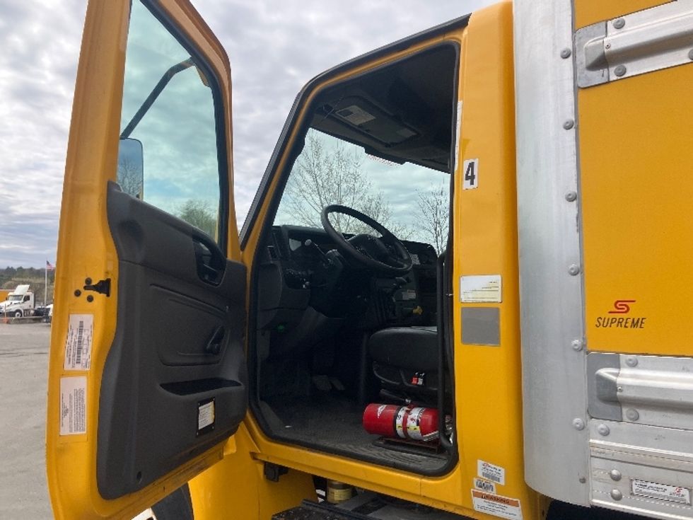 Medium Duty Box Truck-Light and Medium Duty Trucks-International-2020-MV607-Fitchburg-MA-161,709\n\t\tmiles-$ 37,000 - Image 16