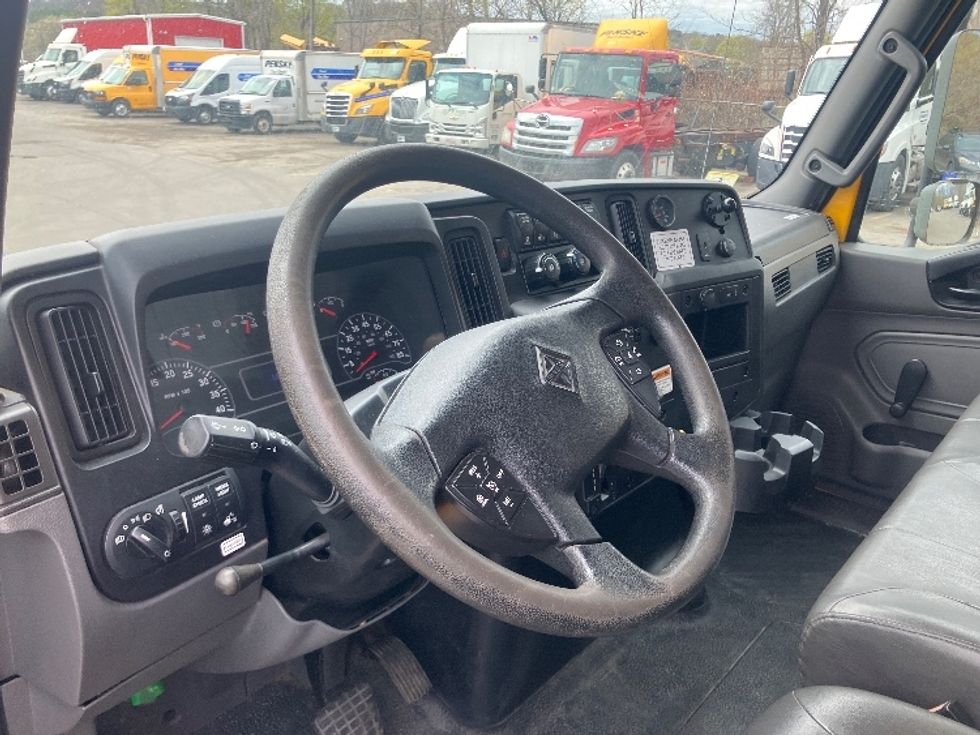 Medium Duty Box Truck-Light and Medium Duty Trucks-International-2020-MV607-Fitchburg-MA-161,709\n\t\tmiles-$ 37,000 - Image 17
