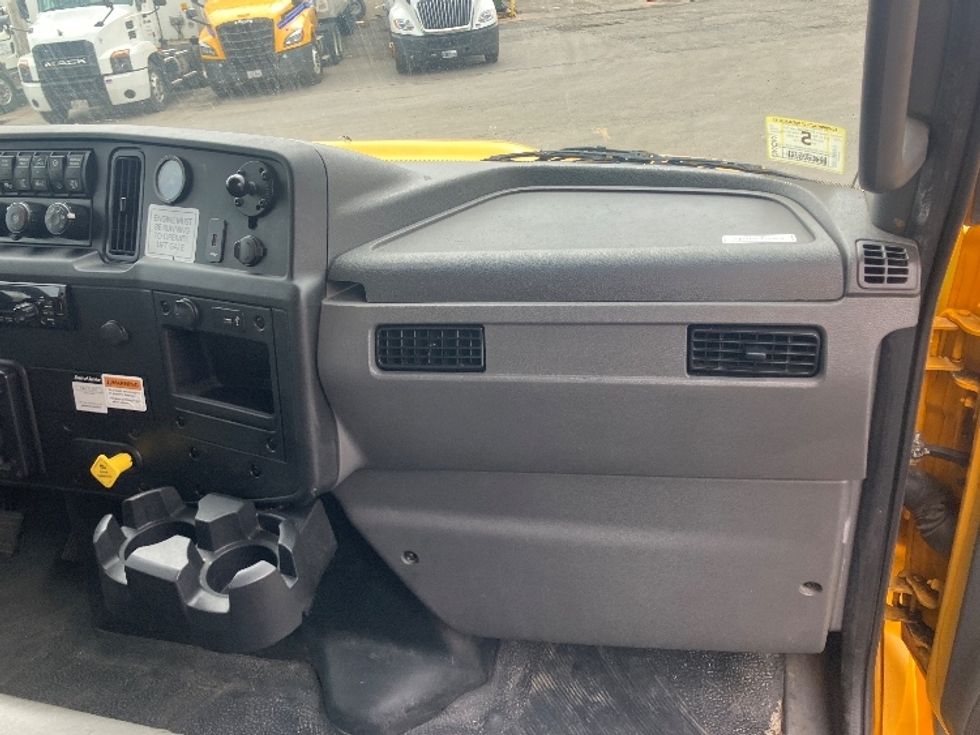 Medium Duty Box Truck-Light and Medium Duty Trucks-International-2020-MV607-Fitchburg-MA-161,709\n\t\tmiles-$ 37,000 - Image 21