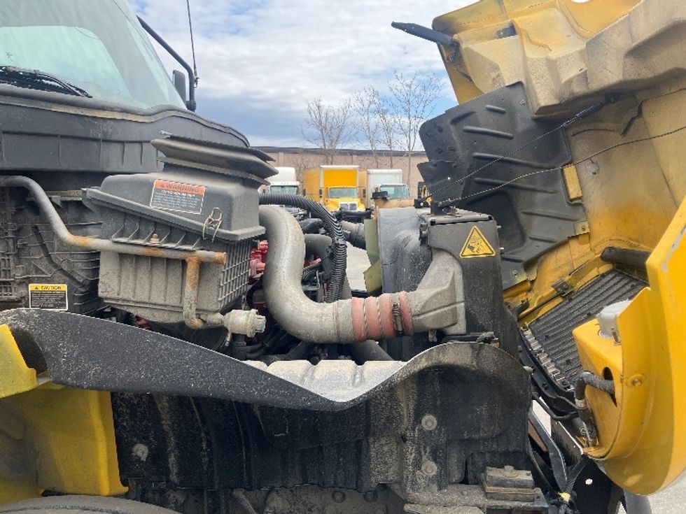 Medium Duty Box Truck-Light and Medium Duty Trucks-International-2020-MV607-Fitchburg-MA-161,709\n\t\tmiles-$ 37,000 - Image 23