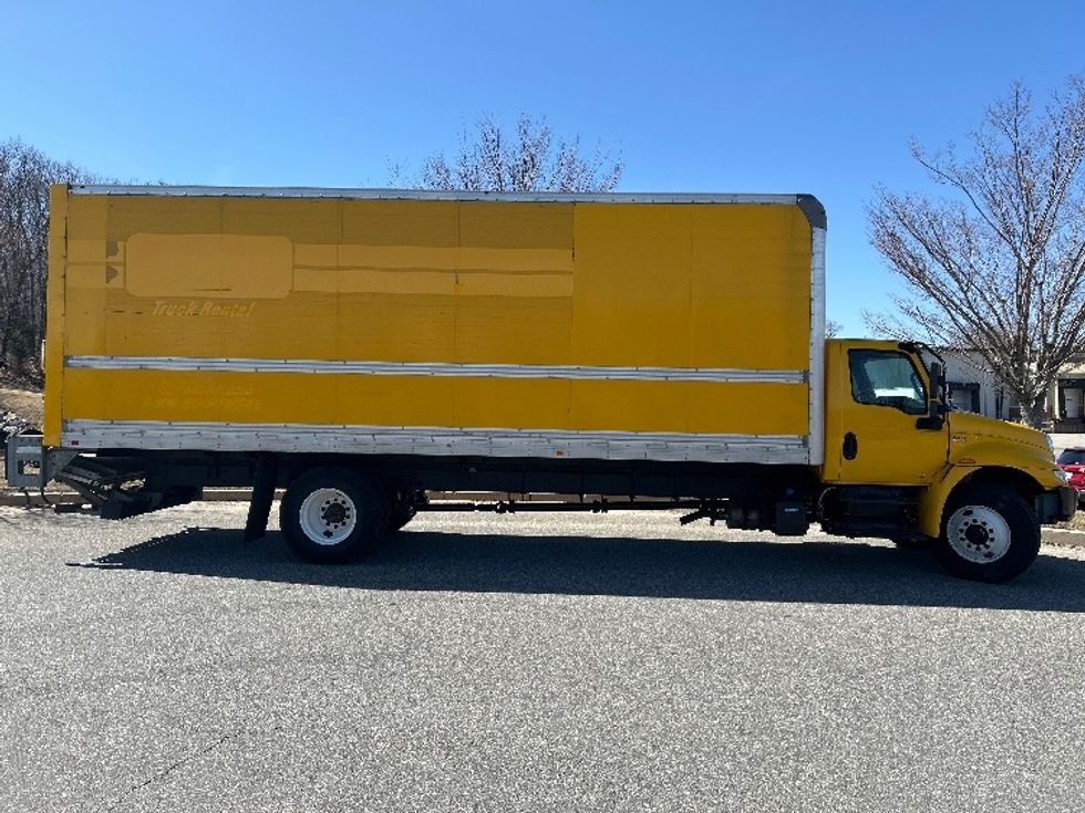 Medium Duty Box Truck-Light and Medium Duty Trucks-International-2020-MV607-Fitchburg-MA-210,650\n\t\tmiles-$ 36,000 - Image 15