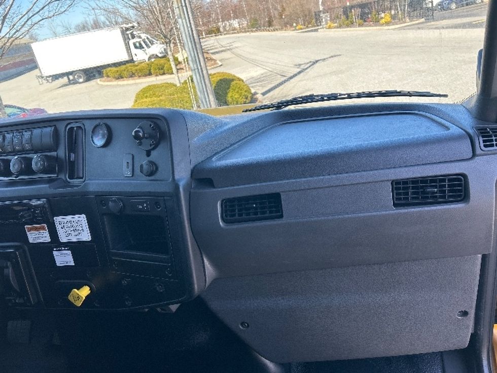 Medium Duty Box Truck-Light and Medium Duty Trucks-International-2020-MV607-Fitchburg-MA-210,650\n\t\tmiles-$ 36,000 - Image 21