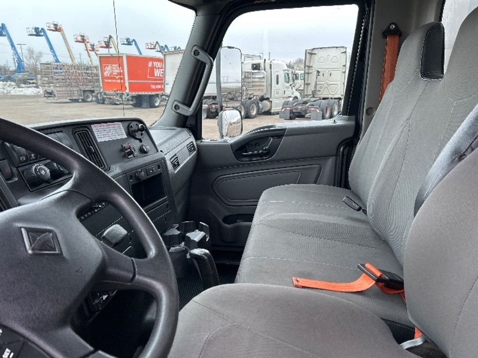 Medium Duty Box Truck-Light and Medium Duty Trucks-International-2020-MV607-Flint-MI-110,566\n\t\tmiles-$ 48,000 - Image 19