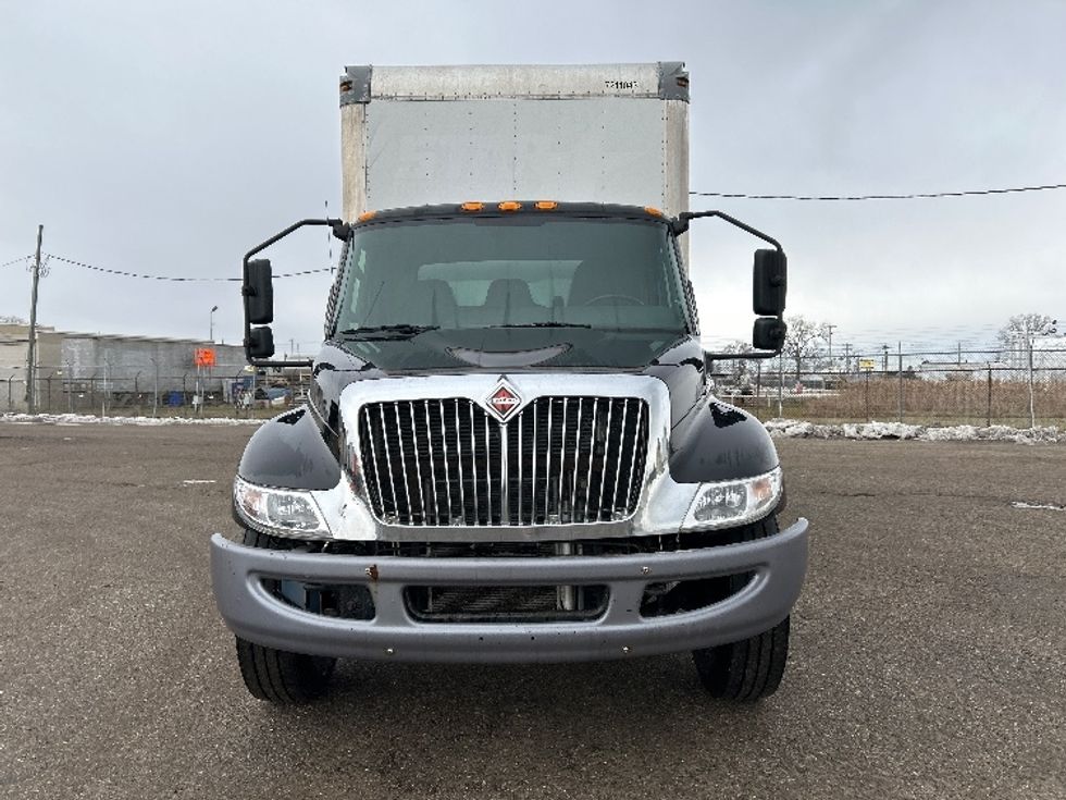 Medium Duty Box Truck-Light and Medium Duty Trucks-International-2020-MV607-Flint-MI-110,566\n\t\tmiles-$ 48,000 - Image 2