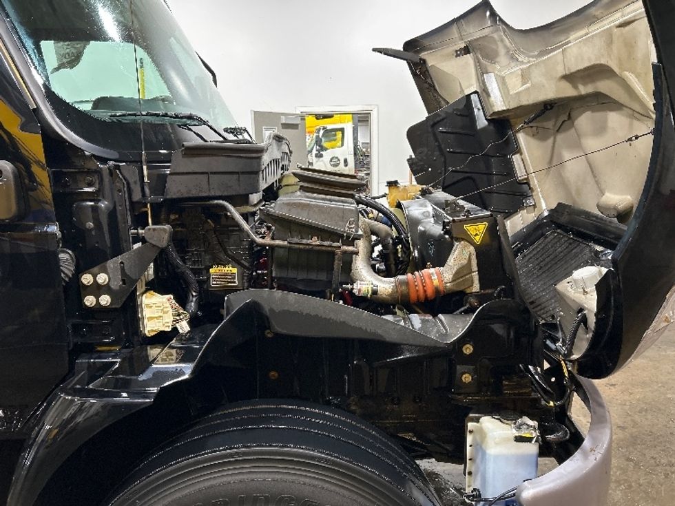 Medium Duty Box Truck-Light and Medium Duty Trucks-International-2020-MV607-Flint-MI-110,566\n\t\tmiles-$ 48,000 - Image 23