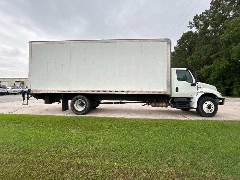 Medium Duty Box Truck-Light and Medium Duty Trucks-International-2020-MV607-Florence-SC-216,485\n\t\tmiles-$ 45,750 - Image 15