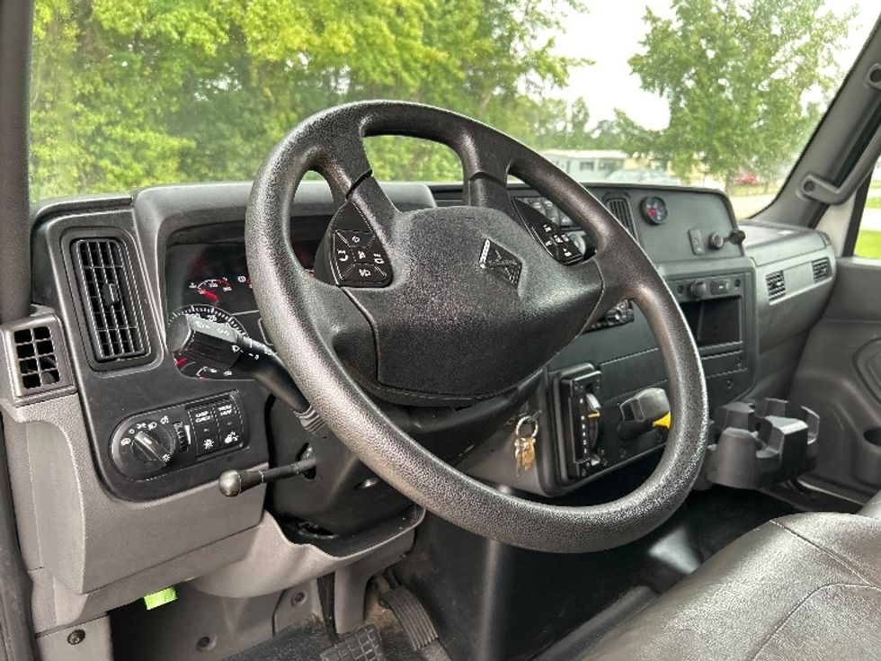 Medium Duty Box Truck-Light and Medium Duty Trucks-International-2020-MV607-Florence-SC-216,485\n\t\tmiles-$ 45,750 - Image 17